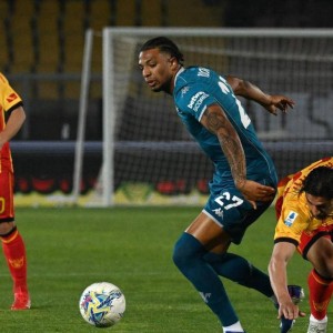 意甲保级大战：佛罗伦萨遭莱切1-1逼平，最新积分榜揭晓